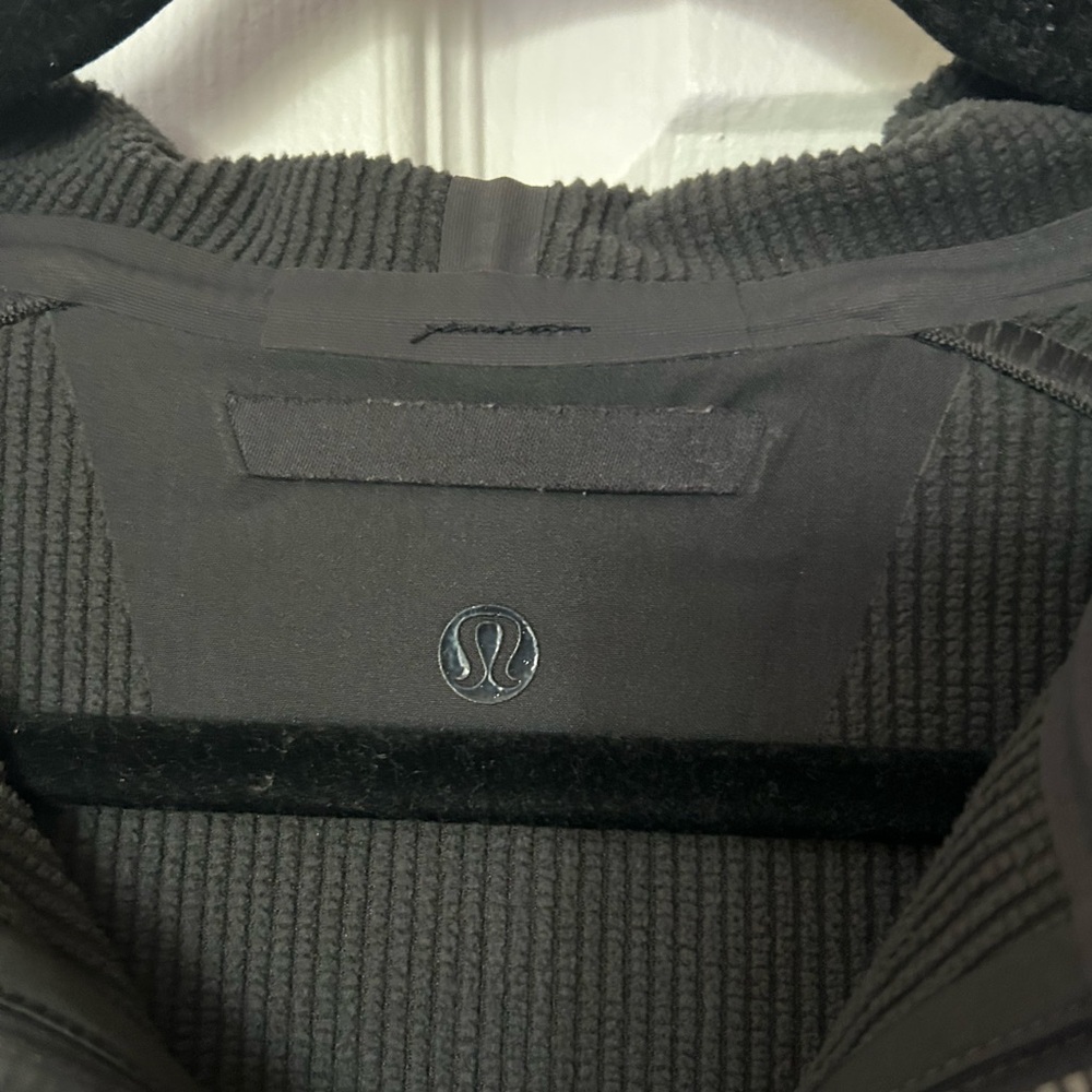 NWOT Lululemon Men’s Jacket - Grey - Picture 3 of 6